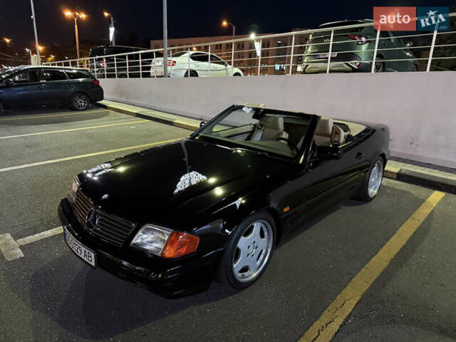 Черный Мерседес СЛ-Класс, объемом двигателя 5 л и пробегом 107 тыс. км за 80000 $, фото 92 на Automoto.ua