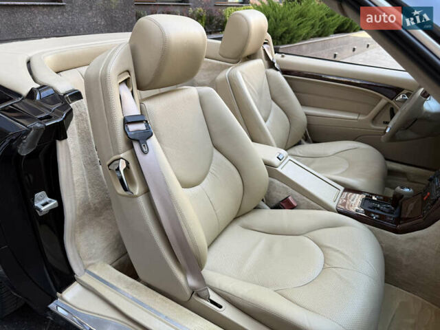 Черный Мерседес СЛ-Класс, объемом двигателя 5 л и пробегом 107 тыс. км за 80000 $, фото 36 на Automoto.ua