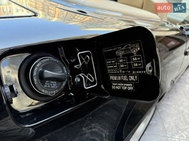 Черный Мерседес СЛ-Класс, объемом двигателя 5 л и пробегом 107 тыс. км за 80000 $, фото 49 на Automoto.ua
