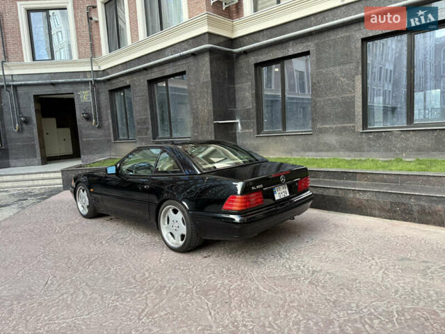 Черный Мерседес СЛ-Класс, объемом двигателя 5 л и пробегом 107 тыс. км за 80000 $, фото 3 на Automoto.ua