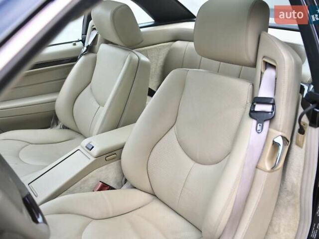 Черный Мерседес СЛ-Класс, объемом двигателя 5 л и пробегом 107 тыс. км за 79999 $, фото 17 на Automoto.ua