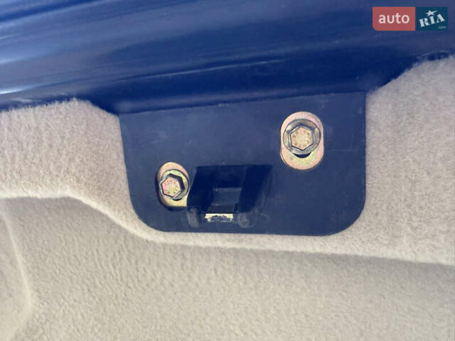 Черный Мерседес СЛ-Класс, объемом двигателя 5 л и пробегом 107 тыс. км за 80000 $, фото 79 на Automoto.ua