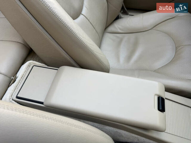 Черный Мерседес СЛ-Класс, объемом двигателя 5 л и пробегом 107 тыс. км за 80000 $, фото 39 на Automoto.ua