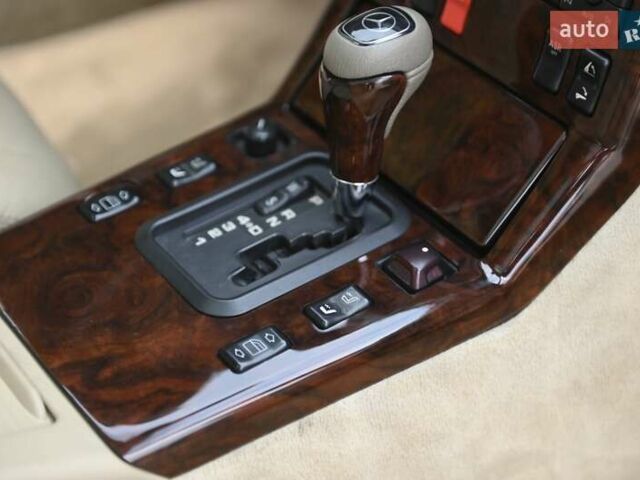 Черный Мерседес СЛ-Класс, объемом двигателя 5 л и пробегом 107 тыс. км за 79999 $, фото 32 на Automoto.ua