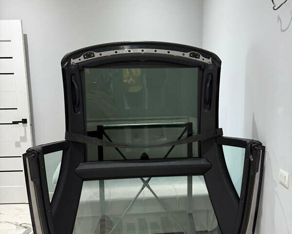 Черный Мерседес СЛ-Класс, объемом двигателя 5 л и пробегом 107 тыс. км за 80000 $, фото 86 на Automoto.ua