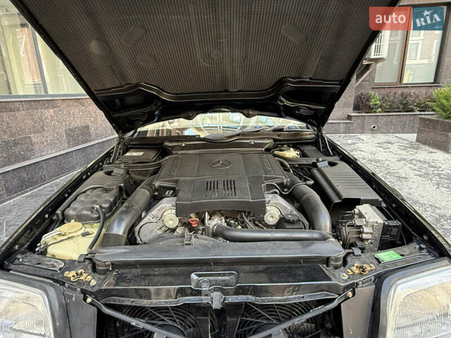 Черный Мерседес СЛ-Класс, объемом двигателя 5 л и пробегом 107 тыс. км за 80000 $, фото 67 на Automoto.ua