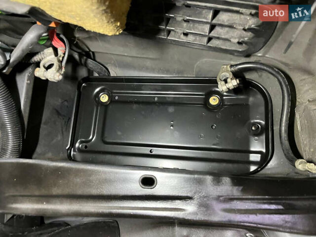 Черный Мерседес СЛ-Класс, объемом двигателя 5 л и пробегом 107 тыс. км за 80000 $, фото 82 на Automoto.ua