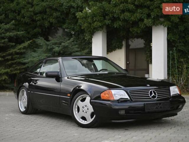 Черный Мерседес СЛ-Класс, объемом двигателя 5 л и пробегом 107 тыс. км за 79999 $, фото 5 на Automoto.ua