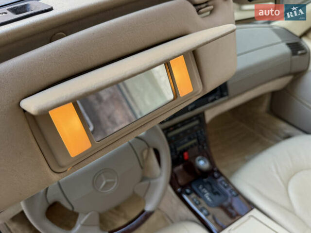 Черный Мерседес СЛ-Класс, объемом двигателя 5 л и пробегом 107 тыс. км за 80000 $, фото 60 на Automoto.ua