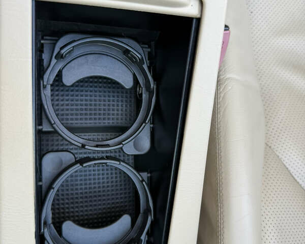 Черный Мерседес СЛ-Класс, объемом двигателя 5 л и пробегом 107 тыс. км за 80000 $, фото 41 на Automoto.ua