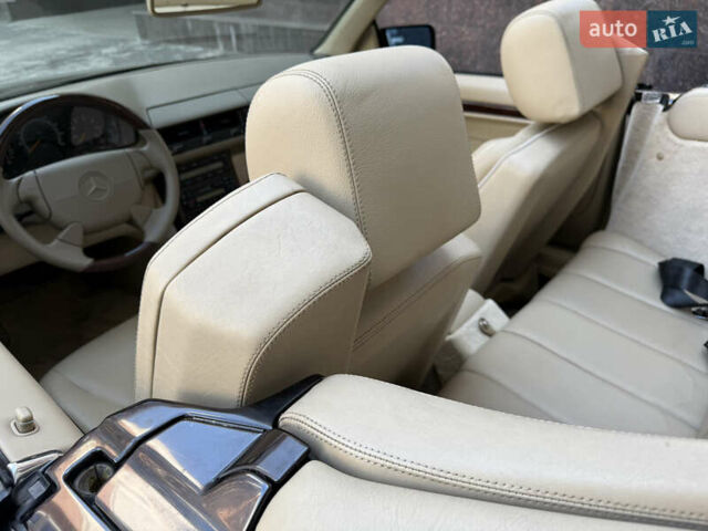 Черный Мерседес СЛ-Класс, объемом двигателя 5 л и пробегом 107 тыс. км за 80000 $, фото 20 на Automoto.ua