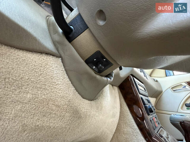 Черный Мерседес СЛ-Класс, объемом двигателя 5 л и пробегом 107 тыс. км за 80000 $, фото 58 на Automoto.ua