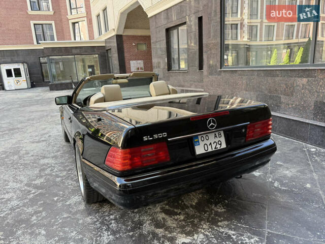 Черный Мерседес СЛ-Класс, объемом двигателя 5 л и пробегом 107 тыс. км за 80000 $, фото 12 на Automoto.ua