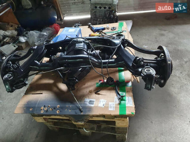 Черный Мерседес СЛ-Класс, объемом двигателя 5 л и пробегом 107 тыс. км за 80000 $, фото 85 на Automoto.ua