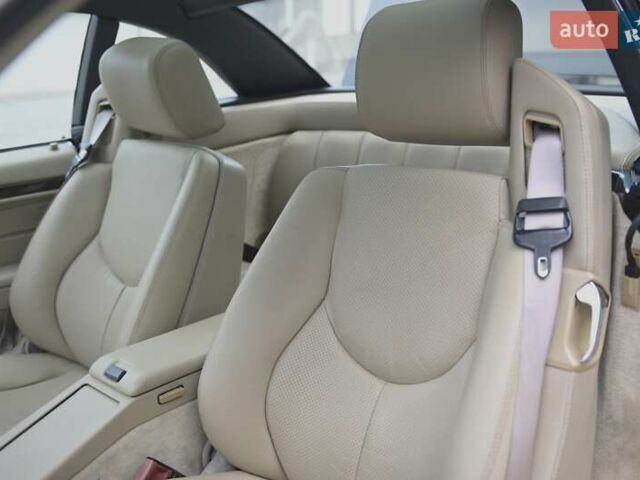 Черный Мерседес СЛ-Класс, объемом двигателя 5 л и пробегом 107 тыс. км за 79999 $, фото 13 на Automoto.ua