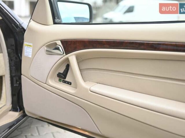 Черный Мерседес СЛ-Класс, объемом двигателя 5 л и пробегом 107 тыс. км за 79999 $, фото 28 на Automoto.ua