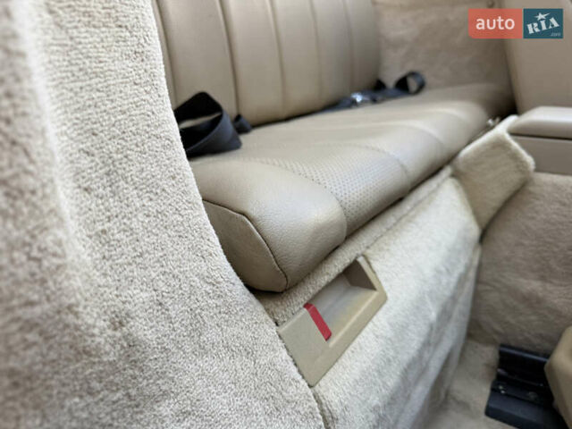 Черный Мерседес СЛ-Класс, объемом двигателя 5 л и пробегом 107 тыс. км за 80000 $, фото 45 на Automoto.ua