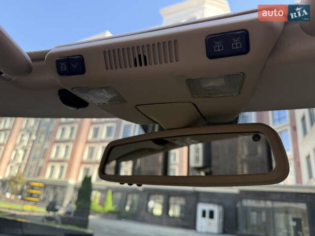 Черный Мерседес СЛ-Класс, объемом двигателя 5 л и пробегом 107 тыс. км за 80000 $, фото 80 на Automoto.ua