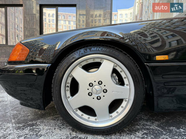 Черный Мерседес СЛ-Класс, объемом двигателя 5 л и пробегом 107 тыс. км за 80000 $, фото 21 на Automoto.ua