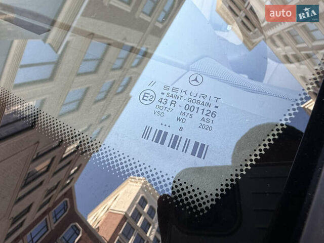 Черный Мерседес СЛ-Класс, объемом двигателя 5 л и пробегом 107 тыс. км за 80000 $, фото 64 на Automoto.ua