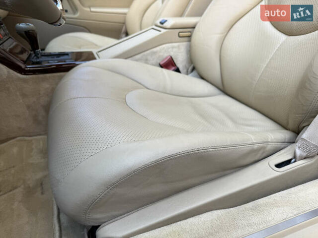 Черный Мерседес СЛ-Класс, объемом двигателя 5 л и пробегом 107 тыс. км за 80000 $, фото 56 на Automoto.ua