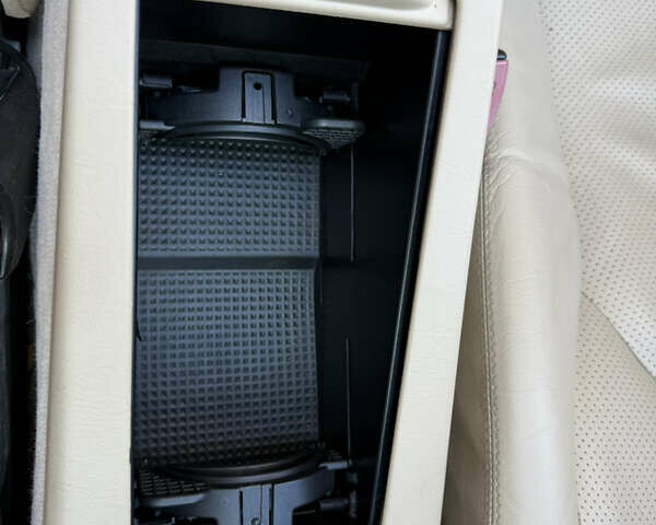 Черный Мерседес СЛ-Класс, объемом двигателя 5 л и пробегом 107 тыс. км за 80000 $, фото 40 на Automoto.ua