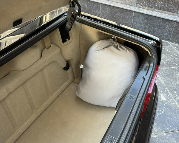 Черный Мерседес СЛ-Класс, объемом двигателя 5 л и пробегом 107 тыс. км за 80000 $, фото 77 на Automoto.ua