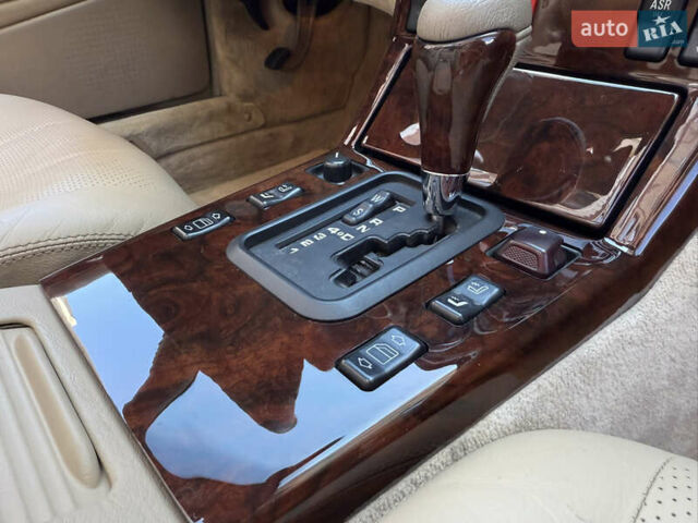 Черный Мерседес СЛ-Класс, объемом двигателя 5 л и пробегом 107 тыс. км за 80000 $, фото 42 на Automoto.ua