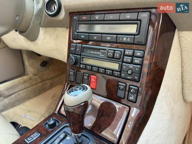 Черный Мерседес СЛ-Класс, объемом двигателя 5 л и пробегом 107 тыс. км за 80000 $, фото 43 на Automoto.ua