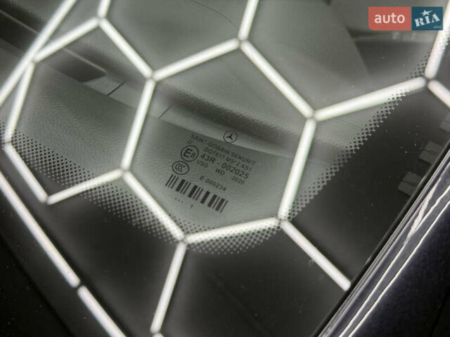 Чорний Мерседес СЛ-Клас, об'ємом двигуна 4.97 л та пробігом 60 тис. км за 39999 $, фото 74 на Automoto.ua