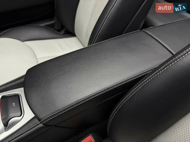 Чорний Мерседес СЛ-Клас, об'ємом двигуна 4.97 л та пробігом 60 тис. км за 39999 $, фото 117 на Automoto.ua