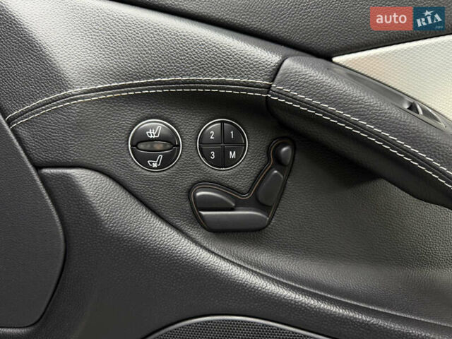 Чорний Мерседес СЛ-Клас, об'ємом двигуна 4.97 л та пробігом 60 тис. км за 39999 $, фото 108 на Automoto.ua