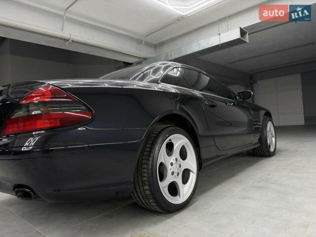 Чорний Мерседес СЛ-Клас, об'ємом двигуна 4.97 л та пробігом 60 тис. км за 39999 $, фото 24 на Automoto.ua