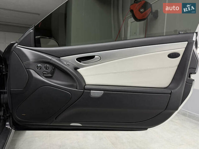 Чорний Мерседес СЛ-Клас, об'ємом двигуна 4.97 л та пробігом 60 тис. км за 39999 $, фото 106 на Automoto.ua