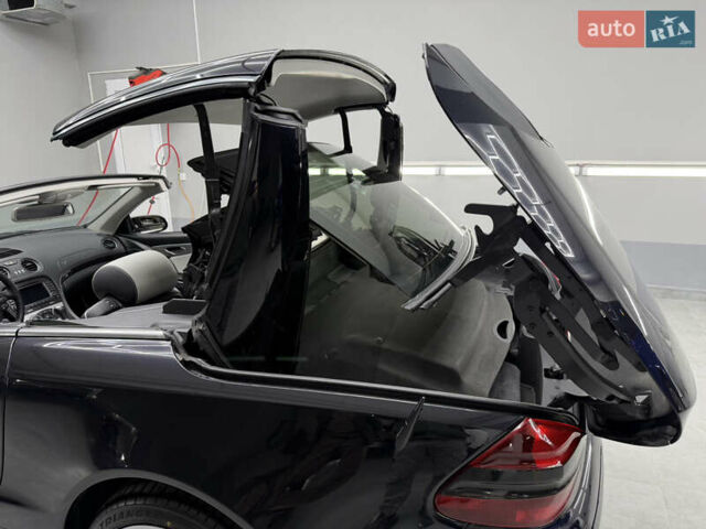 Чорний Мерседес СЛ-Клас, об'ємом двигуна 4.97 л та пробігом 60 тис. км за 39999 $, фото 71 на Automoto.ua