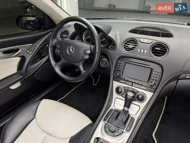 Чорний Мерседес СЛ-Клас, об'ємом двигуна 4.97 л та пробігом 60 тис. км за 39999 $, фото 97 на Automoto.ua