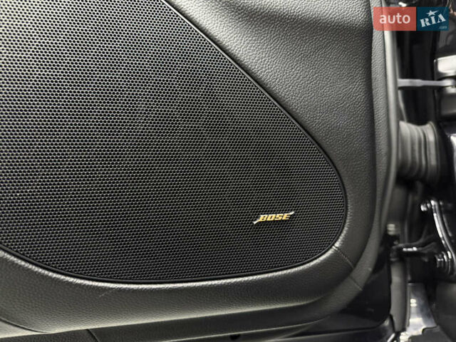 Чорний Мерседес СЛ-Клас, об'ємом двигуна 4.97 л та пробігом 60 тис. км за 39999 $, фото 112 на Automoto.ua