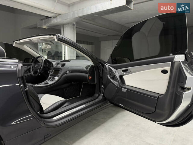 Чорний Мерседес СЛ-Клас, об'ємом двигуна 4.97 л та пробігом 60 тис. км за 39999 $, фото 95 на Automoto.ua