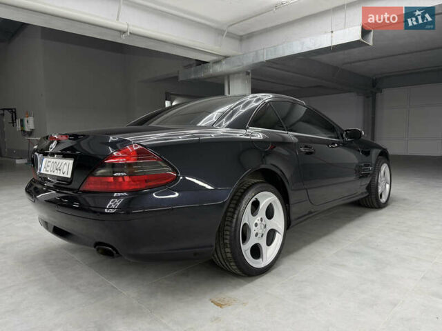 Чорний Мерседес СЛ-Клас, об'ємом двигуна 4.97 л та пробігом 60 тис. км за 39999 $, фото 20 на Automoto.ua
