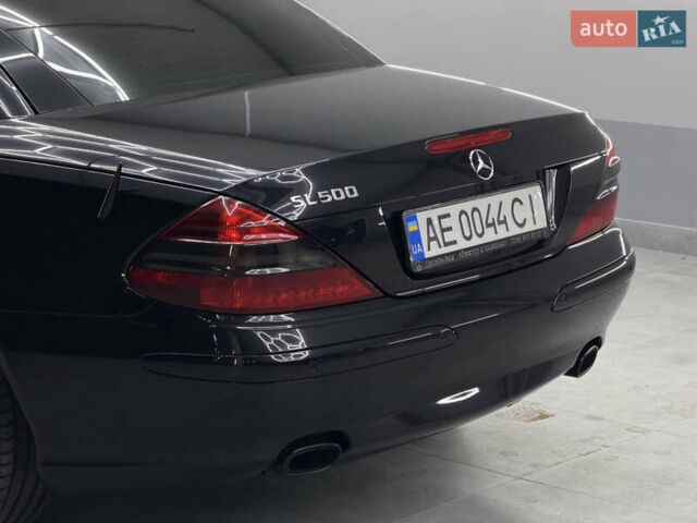 Чорний Мерседес СЛ-Клас, об'ємом двигуна 4.97 л та пробігом 60 тис. км за 39999 $, фото 17 на Automoto.ua