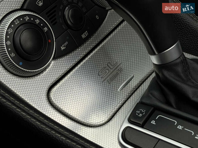 Чорний Мерседес СЛ-Клас, об'ємом двигуна 4.97 л та пробігом 60 тис. км за 39999 $, фото 115 на Automoto.ua