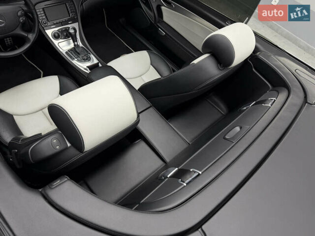 Чорний Мерседес СЛ-Клас, об'ємом двигуна 4.97 л та пробігом 60 тис. км за 39999 $, фото 83 на Automoto.ua