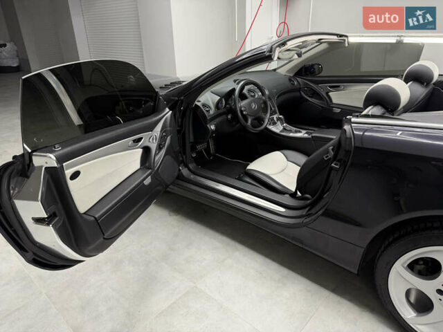 Чорний Мерседес СЛ-Клас, об'ємом двигуна 4.97 л та пробігом 60 тис. км за 39999 $, фото 84 на Automoto.ua