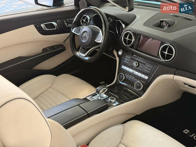 Черный Мерседес СЛ-Класс, объемом двигателя 3 л и пробегом 79 тыс. км за 55000 $, фото 18 на Automoto.ua