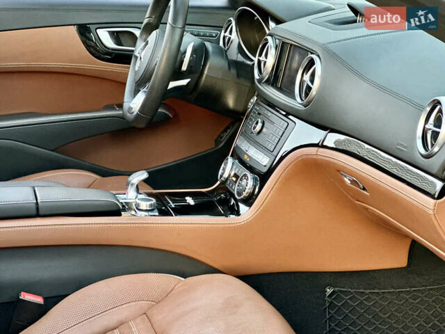 Чорний Мерседес СЛ-Клас, об'ємом двигуна 4.7 л та пробігом 26 тис. км за 66900 $, фото 51 на Automoto.ua