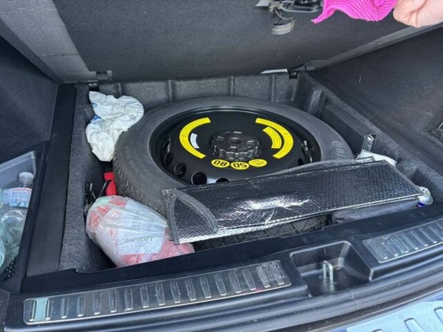 Коричневый Мерседес СЛ-Класс, объемом двигателя 3 л и пробегом 175 тыс. км за 31300 $, фото 4 на Automoto.ua