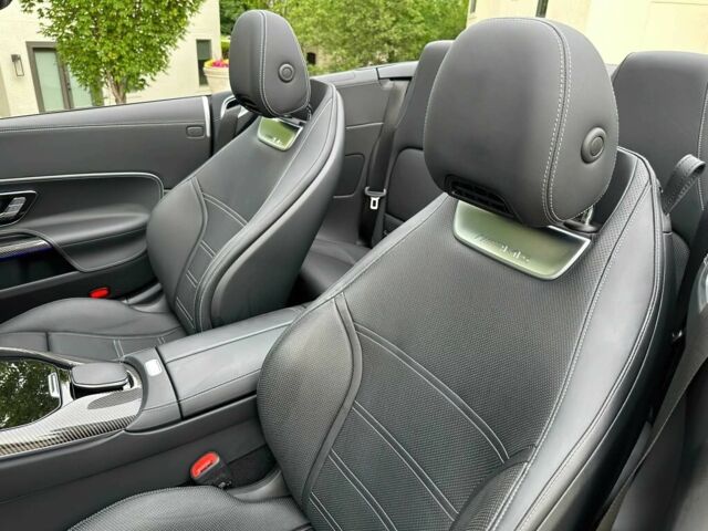 Желтый Мерседес СЛ-Класс, объемом двигателя 4 л и пробегом 24 тыс. км за 52000 $, фото 9 на Automoto.ua