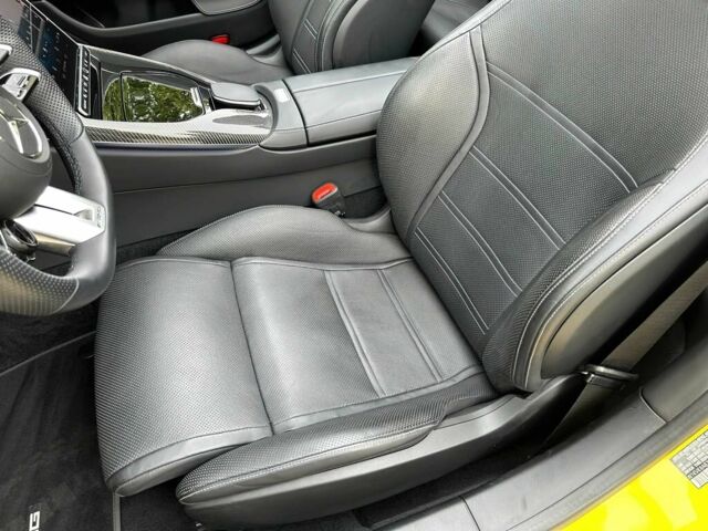 Желтый Мерседес СЛ-Класс, объемом двигателя 4 л и пробегом 24 тыс. км за 52000 $, фото 7 на Automoto.ua