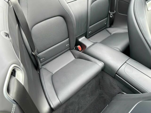 Желтый Мерседес СЛ-Класс, объемом двигателя 4 л и пробегом 24 тыс. км за 52000 $, фото 12 на Automoto.ua