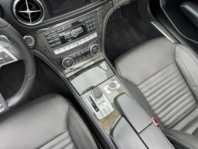 Сірий Мерседес СЛ-Клас, об'ємом двигуна 4.7 л та пробігом 84 тис. км за 8600 $, фото 7 на Automoto.ua